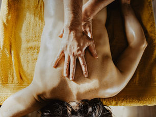 massage cachemirien lent et enveloppant à Murat dans le Cantal