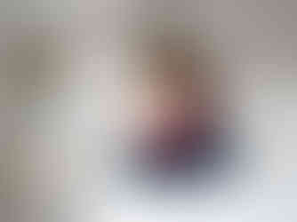 Ottawa photographers - Ottawa Gatineau photographer Melanie Mathieu captures mom nursing newborn baby girl during Mini Tipi branding photography session. Mini Tipi creates blankets and accessories for babies and women.