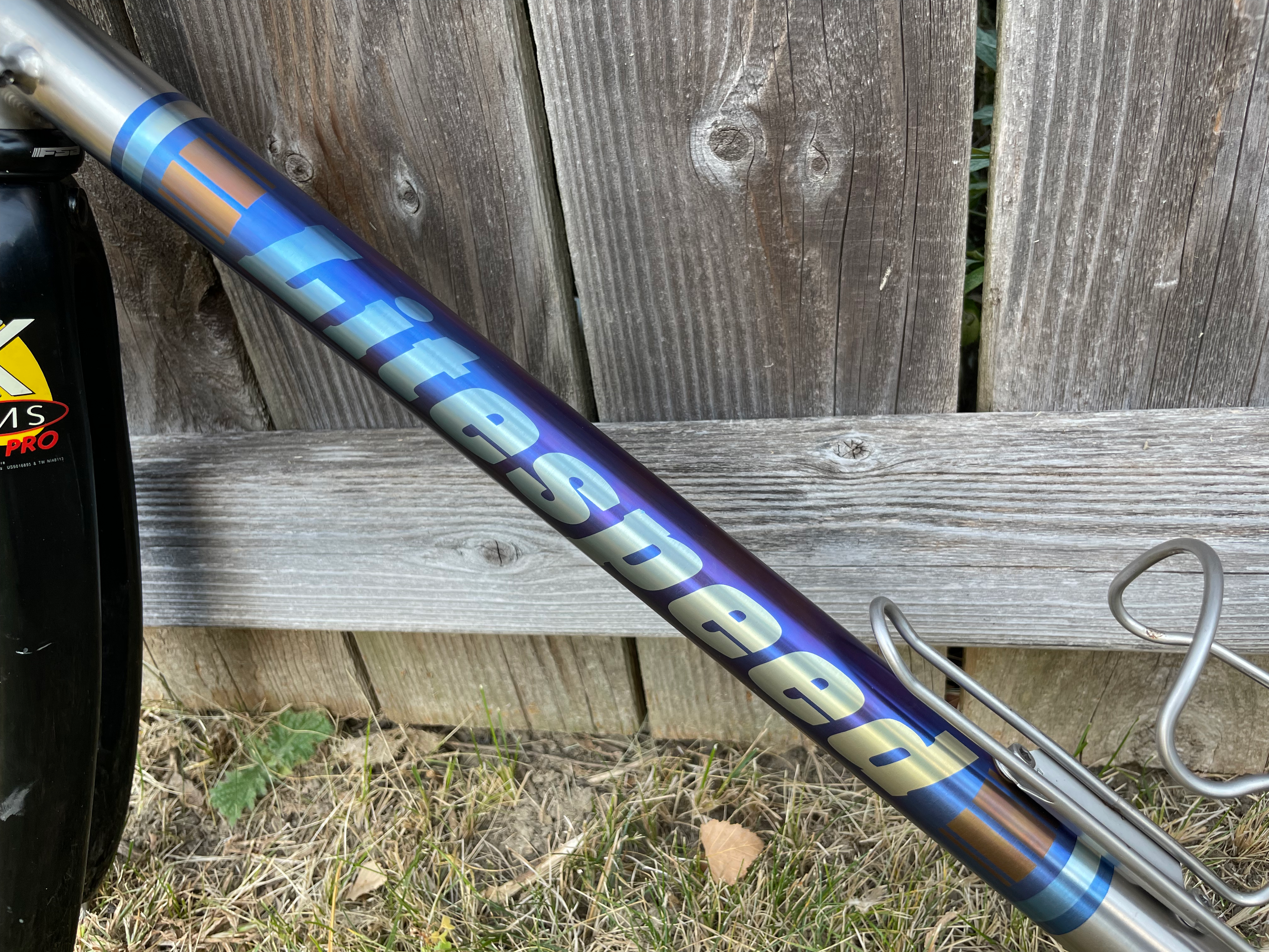 Purple-to-Teal Litespeed frame design