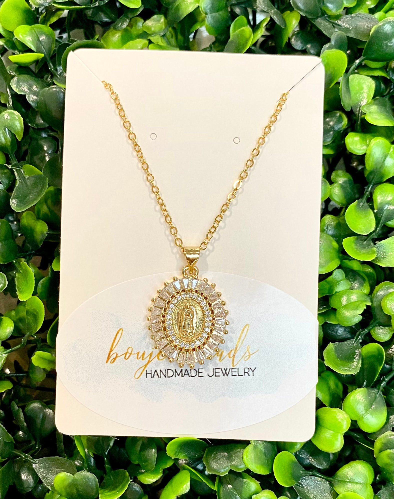 Perfect Mary Pendant Necklace
