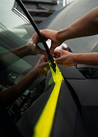 auto-service-salon-doign-car-wrapping-2.jpg