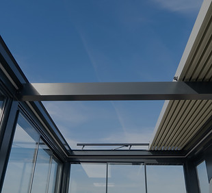 Retractable Awning_edited.jpg