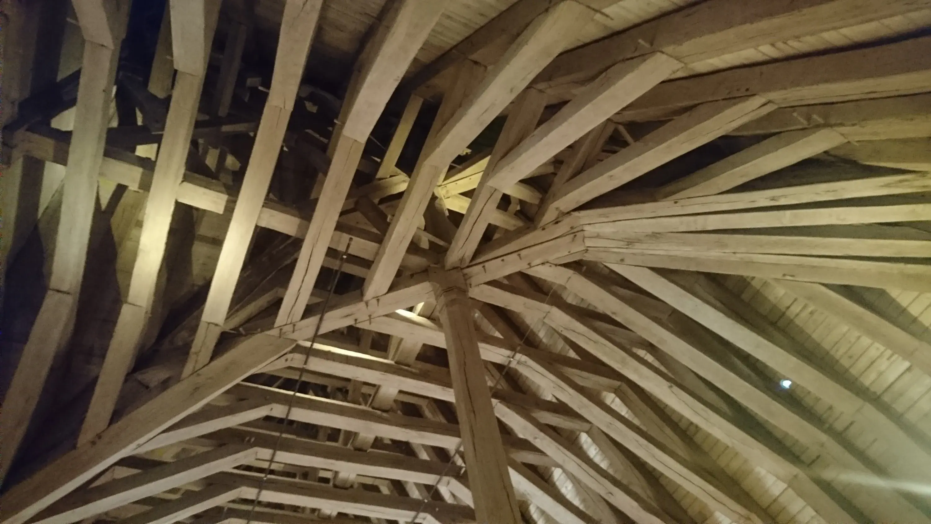 Charpente traditionnelle en bois