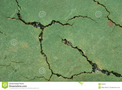 tennis-court-surface-cracks-820951.jpg