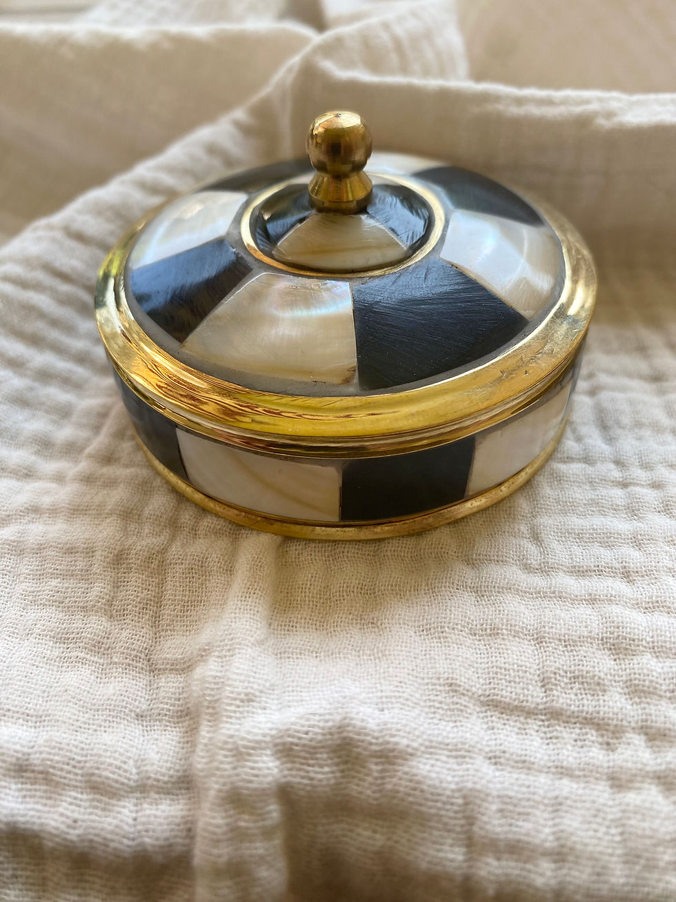 Miniature : Boîte en nacre noire et blanche