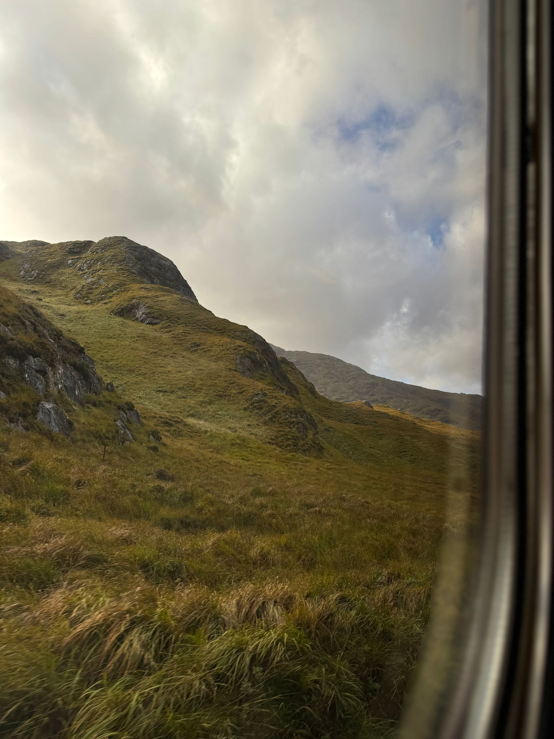 Glenfinnan viaduct train harry potter scotland