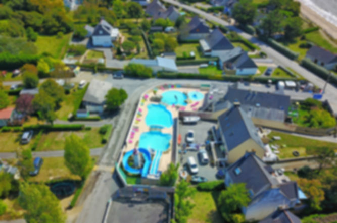 Piscine chauffée avec toboggan bretagne sud