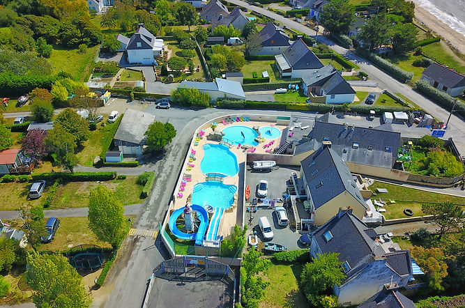 Piscine chauffée avec toboggan bretagne sud