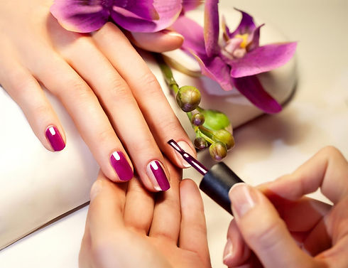 manucure pose de vernis