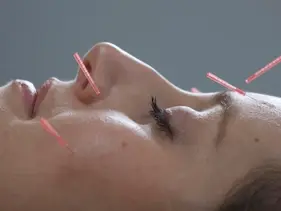 How does an acupuncturist diagnose?