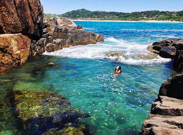 Piscina natural na Praia do Rosa