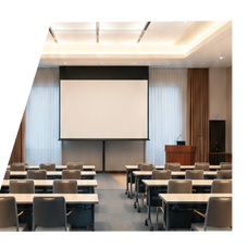 配信できる会場・できない会場の違い|ハイブリッド配信に必要な会場設備と下見のポイント