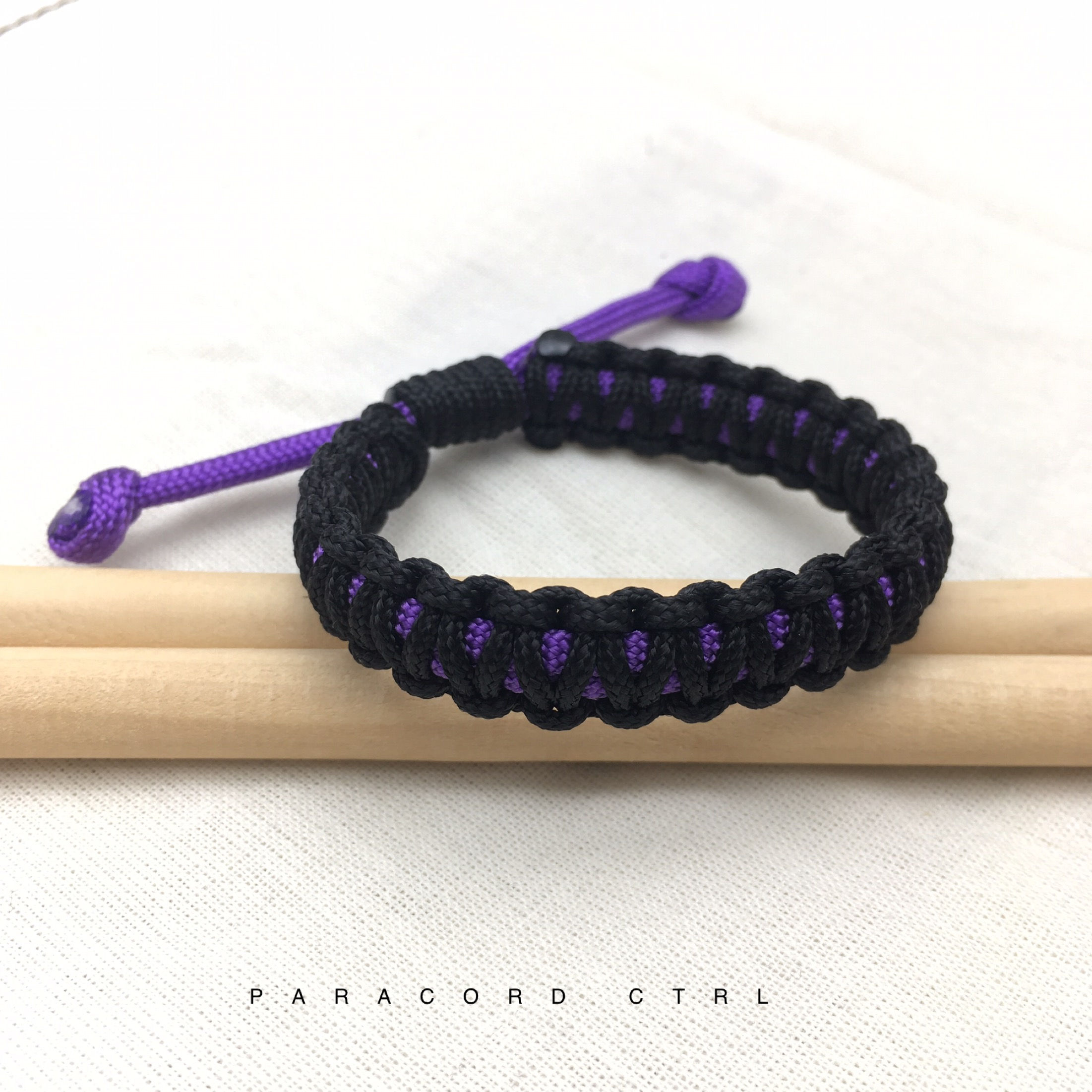 Black purple color : 023