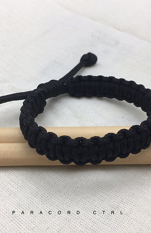 Black color : 001