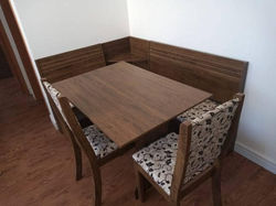 Mesa de canto com Cadeiras