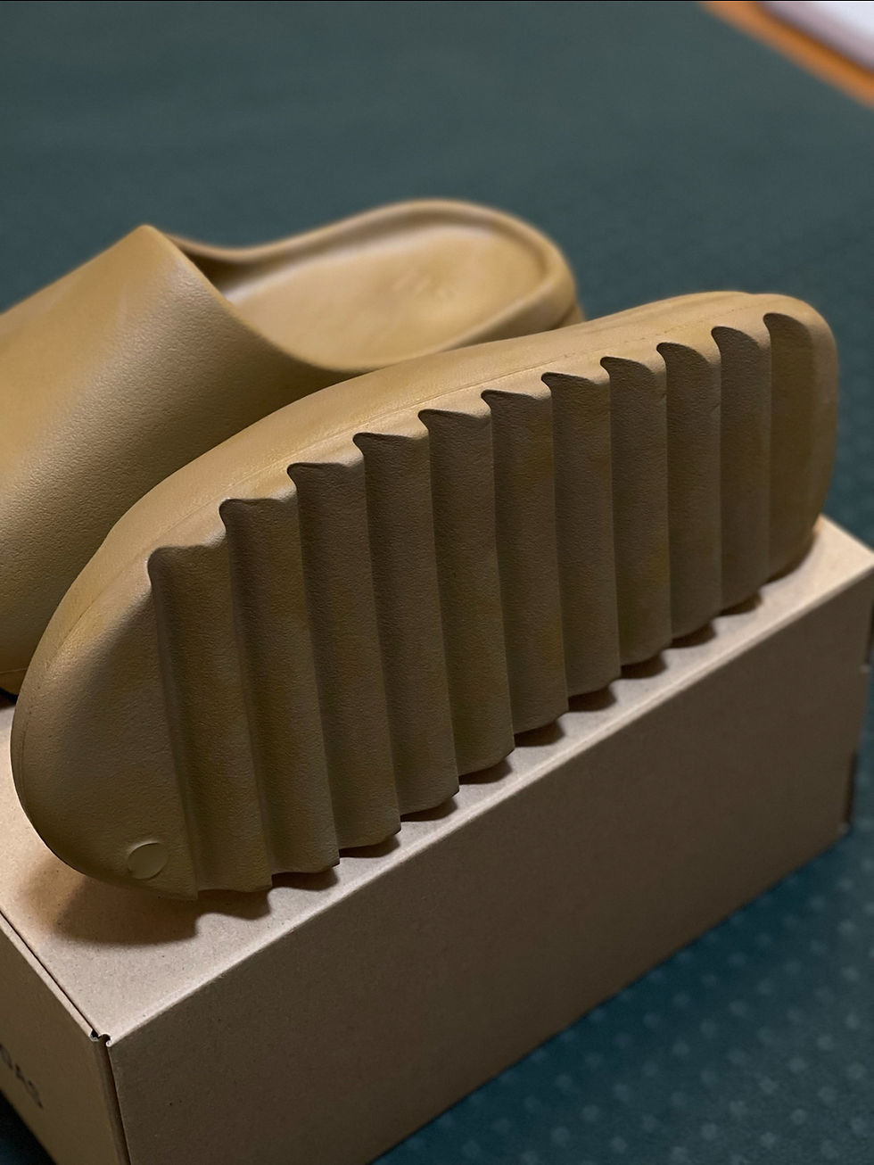 Hình thu nhỏ: Adidas YEEZY Slide "Ochre"