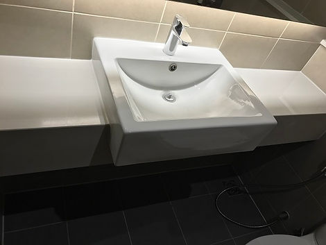 4 Silicone and grouting bathroom after.j