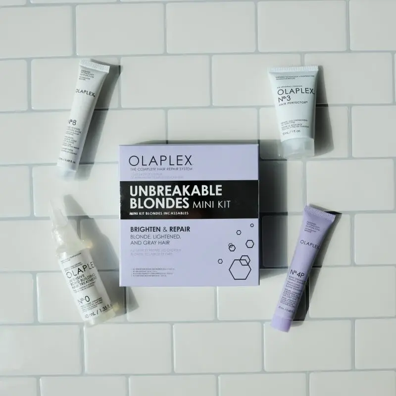 Miniaturbild: OLAPLEX Unbreakable Blondes Mini Kit mit vier Produkten