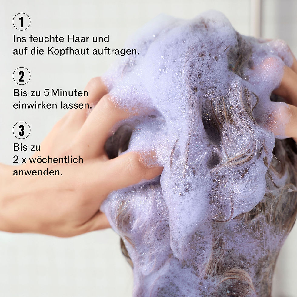 Miniaturbild: Anwendung des Wella Ultimate Color Blonde Shampoos im Haar