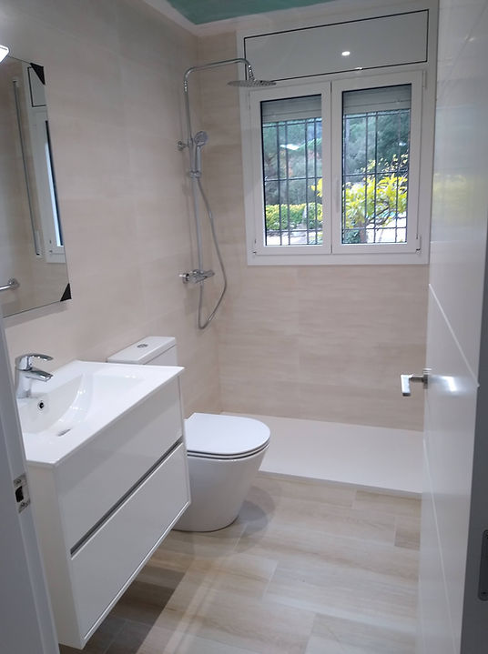BAÑOLAROCA.jpg