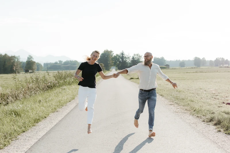 Dieser Workshop ist nicht nur eine einfache Fastenkur, sondern eine Anleitung wie du dich dauerhaft besser,gesünder fühlen wirst und dein Gewicht halten kannst. Der Wokshop beinhaltet eine genaue Anleitung zum Ablauf deiner Fastenreise mit Vorbereitung, eigentliche Fastentage, die Zeit danach, Rezept für die Fastensuppe , Smoothie, eine Einkaufsliste und eine YINYOGA Einheit statt Abendessen, zum besseren Einschlafen.