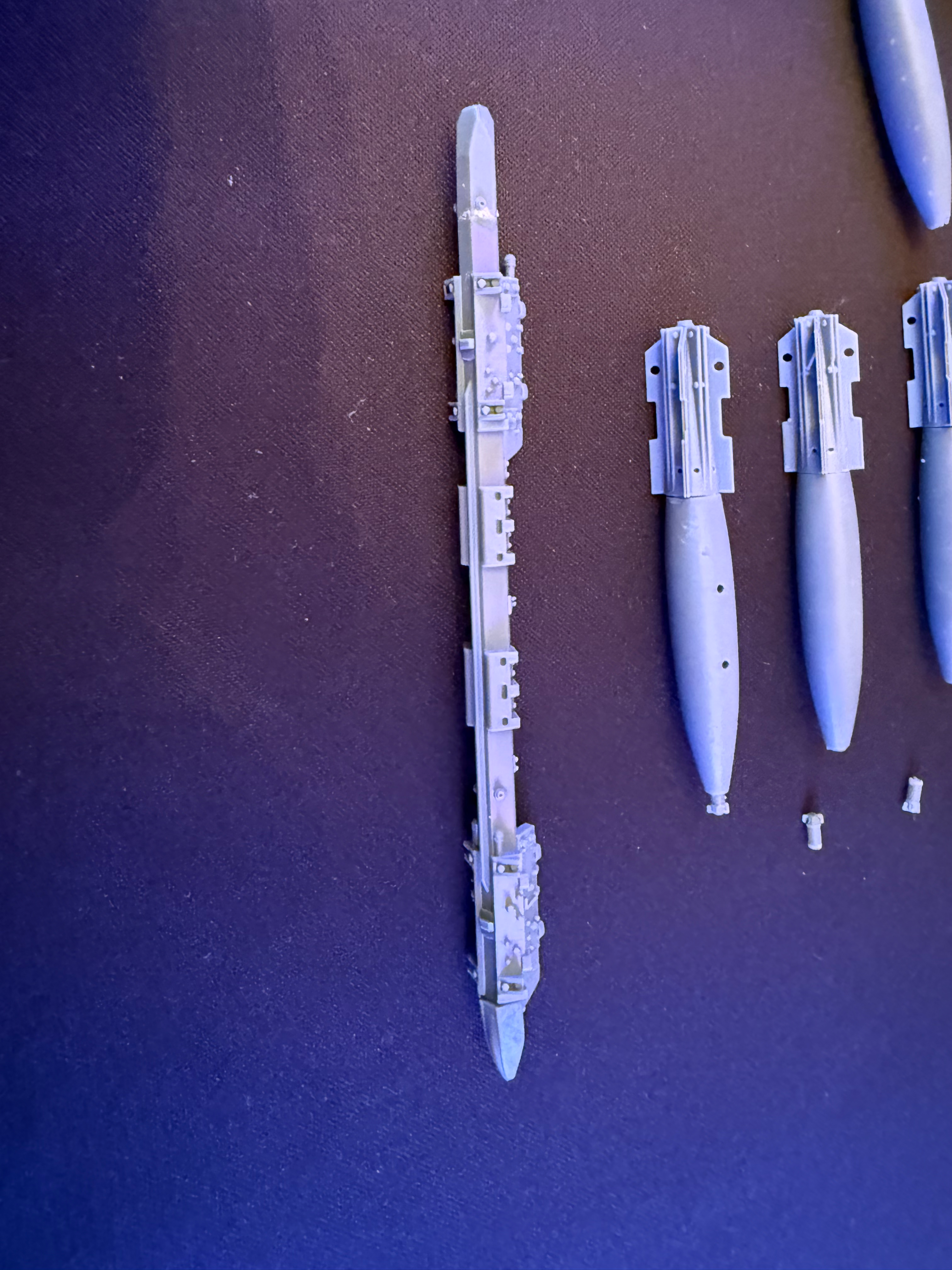 1/32 MER Rack with Mk.82 Snakeye Bombs (Folded Fins)