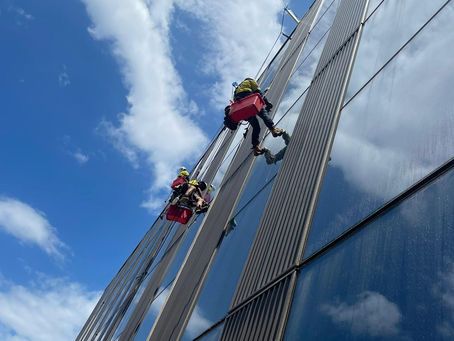 Find highly-rated high-level glass cleaning companies near Sydney CBD
