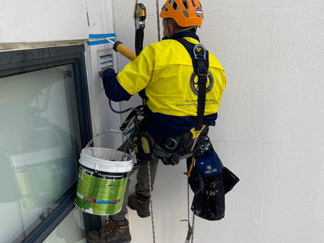 How to Choose the Best Rope Access Painter in Sydney for High-Rise Buildings