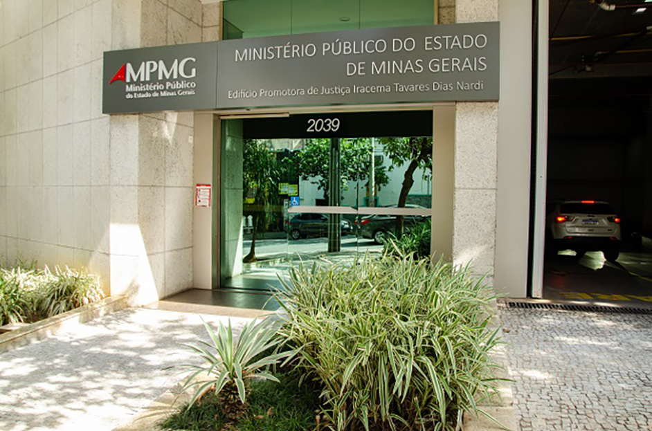 Viação Sertaneja é multada em R$ 130 mil por colocar passageiros em pe