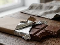 Família será indenizada após crianças consumirem chocolate com larvas no Sul de Minas