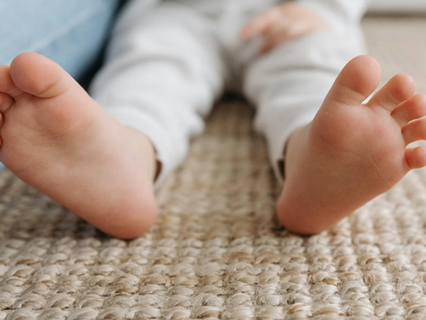 Mãe é presa por suspeita de maus-tratos contra bebê de nove meses em Itaúna