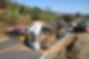 Caminhoneiro cochila ao volante e tomba caminhão na MG-455