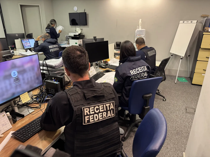 Operação Fluxo Oculto mira fintechs e desvio de nafta em investigação sobre esquema ligado ao PCC