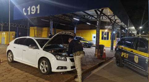 PRF recupera em Nova Lima veículo furtado em Belo Horizonte e prende condutor por receptação e adulteração de sinal