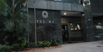 TRE-MG cassa prefeitos de Martins Soares e Vieiras por abuso de poder nas eleições de 2024