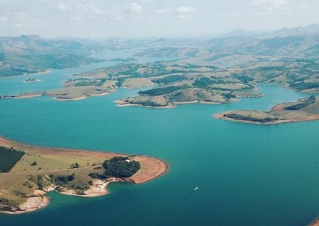 Lago de Furnas atinge nÃvel seguro e reativa turismo e geração de energia