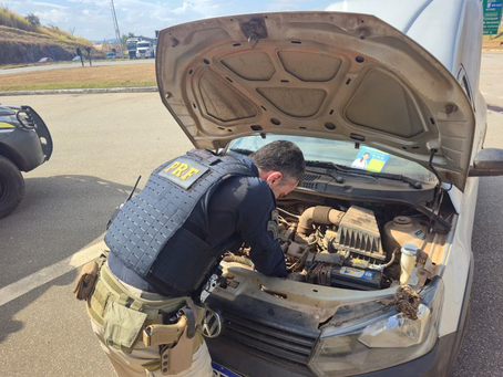 Carro furtado há quase três anos é recuperado pela PRF na BR-381