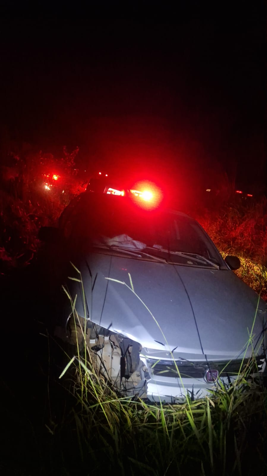 Motorista perde controle da direção e três pessoas ficam feridas na BR-369