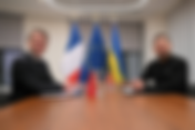 França reúne líderes europeus para debater guerra na Ucrânia e posição dos EUA