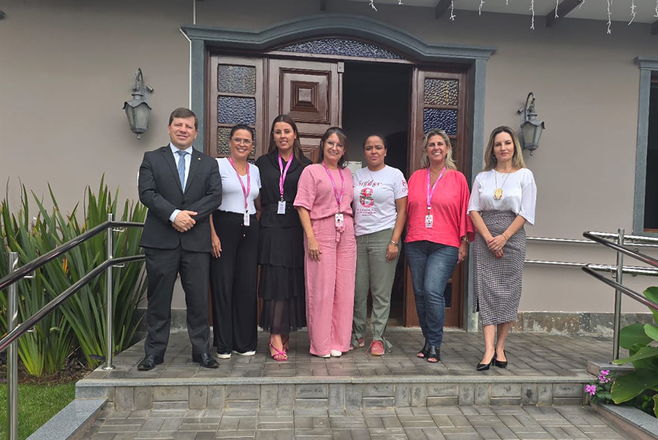 Ministério Público de Minas realiza visita ao Centro de Atendimento à Mulher em Varginha para fortalecer ações contra a violência doméstica