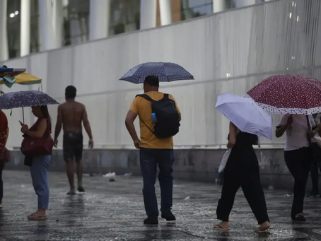Frente fria avança pelo Sul do Brasil e provoca chuva, ventos e queda de temperatura