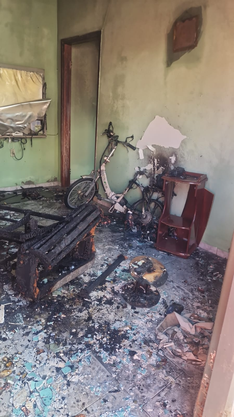 Incêndio em residência de Alfenas é causado por bicicleta elétrica em recarga