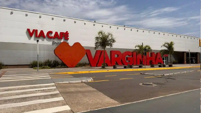 Via Café completa 10 anos e lança campanha “Quem faz história é camisa 10!”