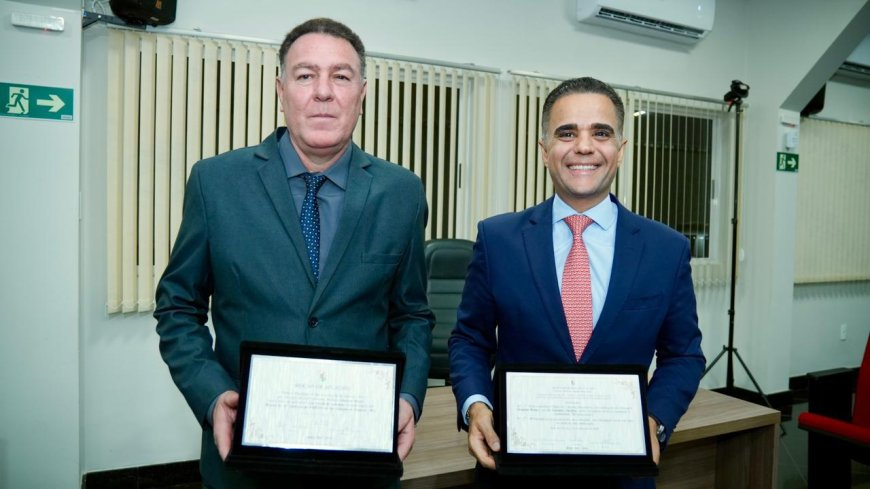 presidente da 81ª Subseção da OAB de São Gonçalo do Sapucaí,  Stênio Pereira Cândido e o presidente  da OAB-MG, Gustavo Chalfun.