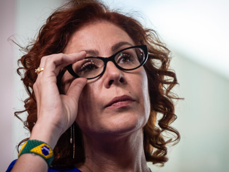 Decisão sobre Carla Zambelli na Itália reacende debate diplomático ligado ao caso Cesare Battisti