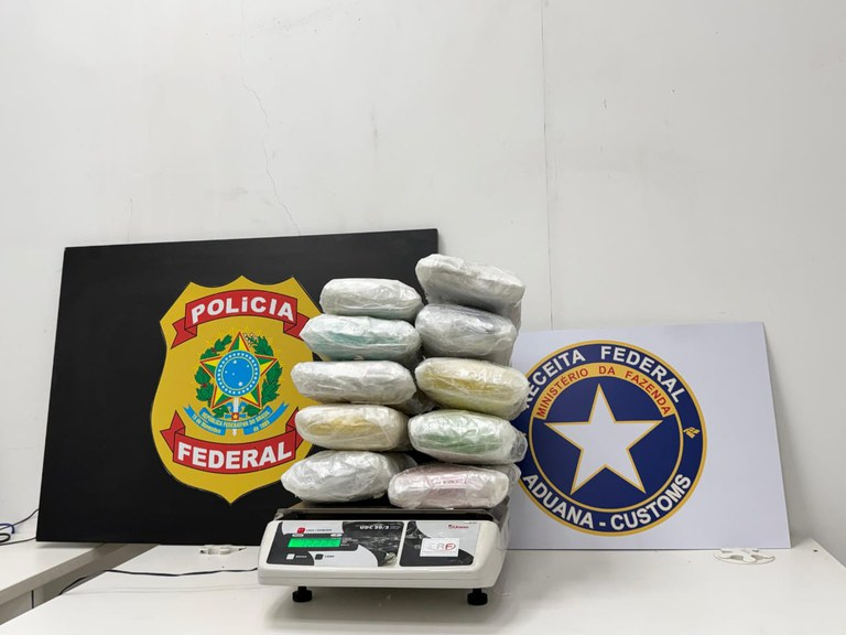 Passageira e presa com 12 kg de skunk em aeroporto de Confins