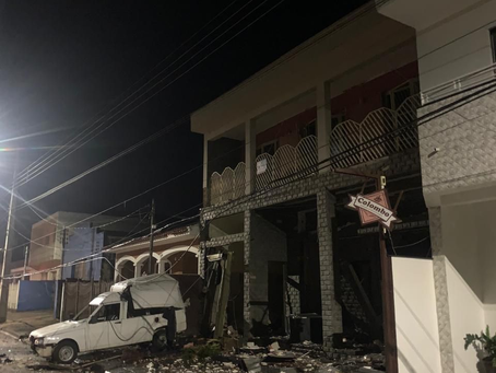 Vazamento de gás provoca explosão em padaria e danifica imóveis e veículos em Jacutinga
