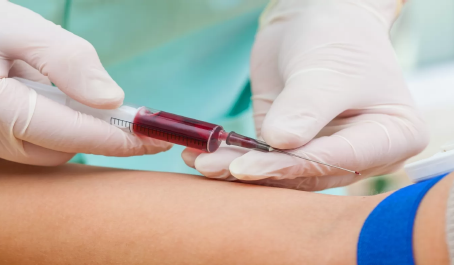 Saúde amplia coletas de sangue no PACE e passa a atender também aos sábados em Varginha