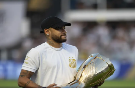 Santos corre nos bastidores para contratar Neymar