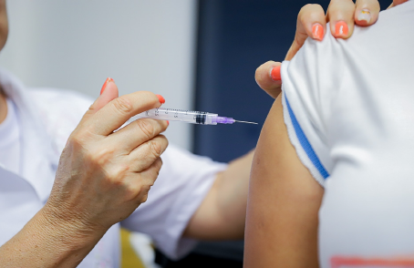Regional de Saúde de Varginha intensifica vacinação em escolas da região para elevar cobertura vacinal